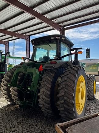 Image of John Deere 8400R equipment image 4