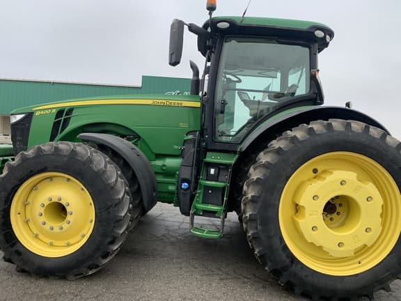 Image of John Deere 8400R equipment image 2