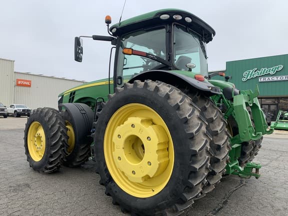 Image of John Deere 8400R equipment image 4