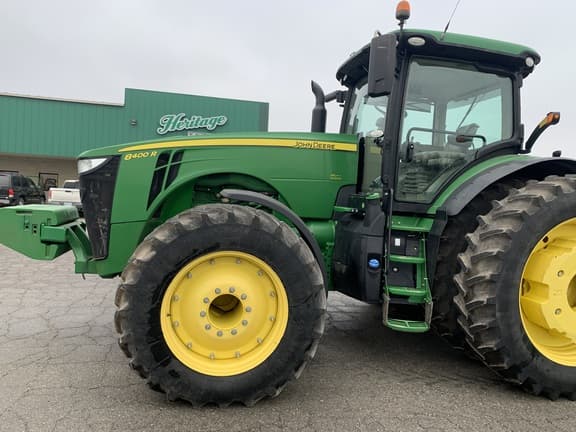 Image of John Deere 8400R equipment image 1