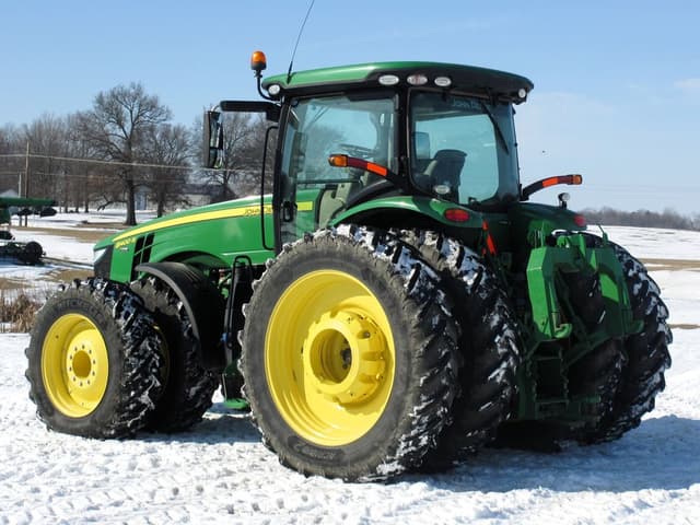 Image of John Deere 8400R equipment image 4