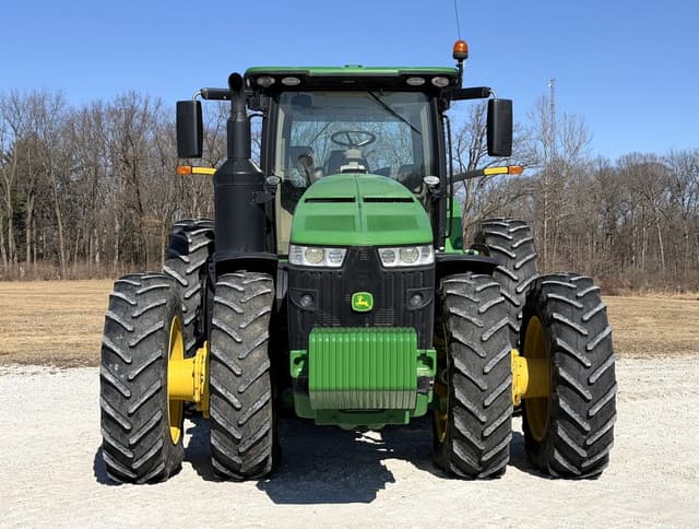 Image of John Deere 8400R equipment image 4