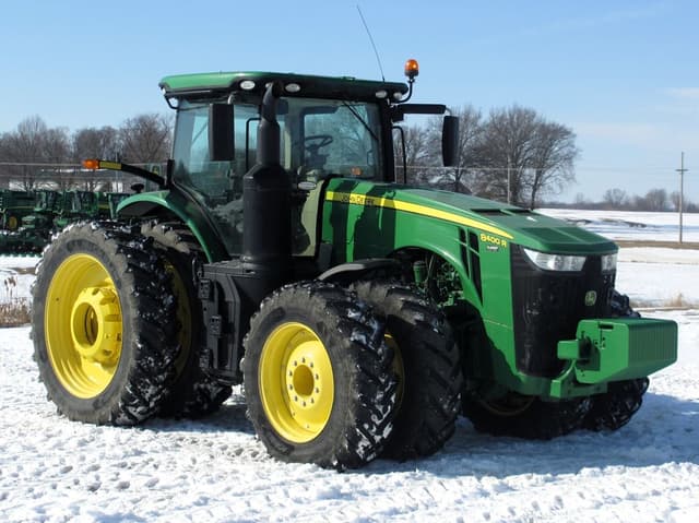 Image of John Deere 8400R equipment image 1