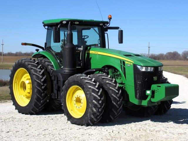 Image of John Deere 8400R equipment image 3