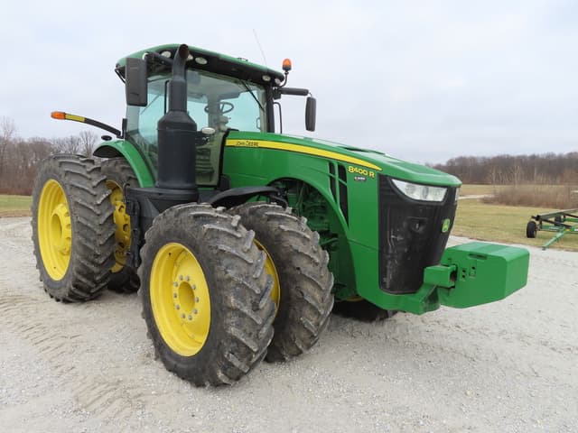 Image of John Deere 8400R equipment image 2