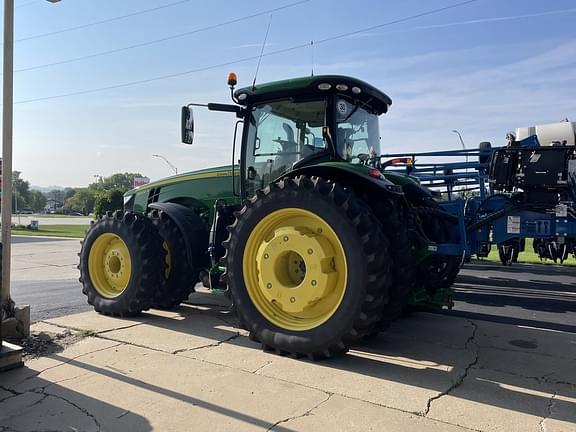 Image of John Deere 8400R equipment image 1