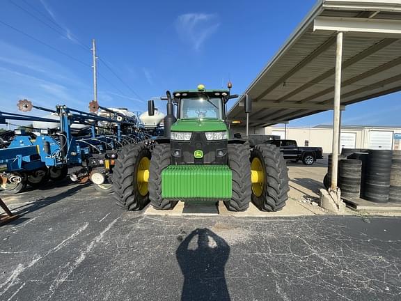 Image of John Deere 8400R equipment image 2