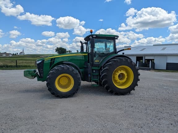 Image of John Deere 8400R equipment image 2