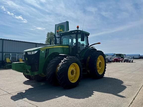 Image of John Deere 8400R Primary image