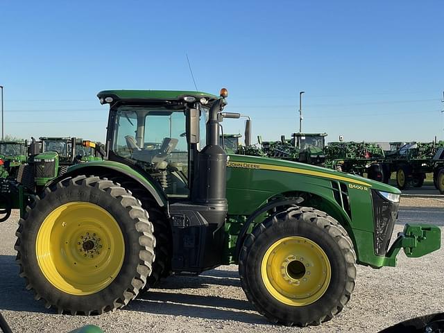 Image of John Deere 8400R equipment image 2