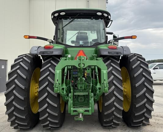 Image of John Deere 8400R equipment image 3
