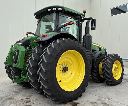 Image of John Deere 8400R equipment image 2