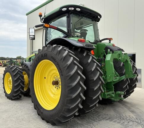 Image of John Deere 8400R equipment image 4