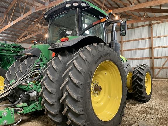 Image of John Deere 8400R equipment image 4