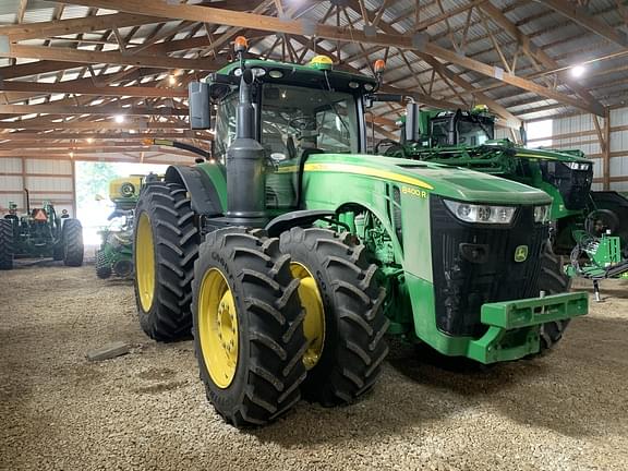 Image of John Deere 8400R equipment image 1