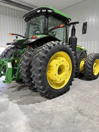 Image of John Deere 8400R equipment image 4