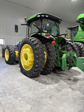 Image of John Deere 8400R equipment image 2