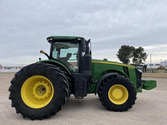 Image of John Deere 8400R equipment image 4