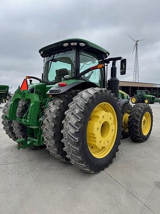 Image of John Deere 8400R equipment image 4