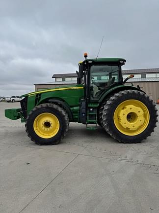 Image of John Deere 8400R equipment image 1