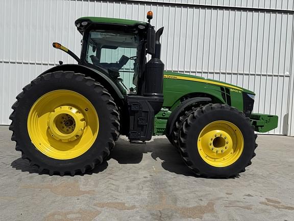 Image of John Deere 8400R equipment image 4