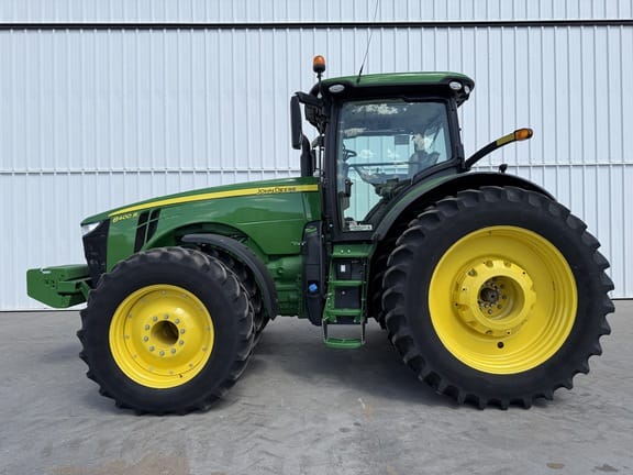 Main image John Deere 8400R
