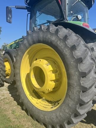 Image of John Deere 8400R equipment image 2