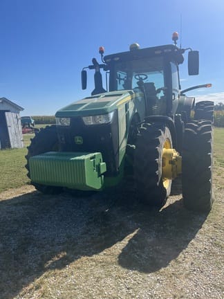 2019 John Deere 8400R Equipment Image0
