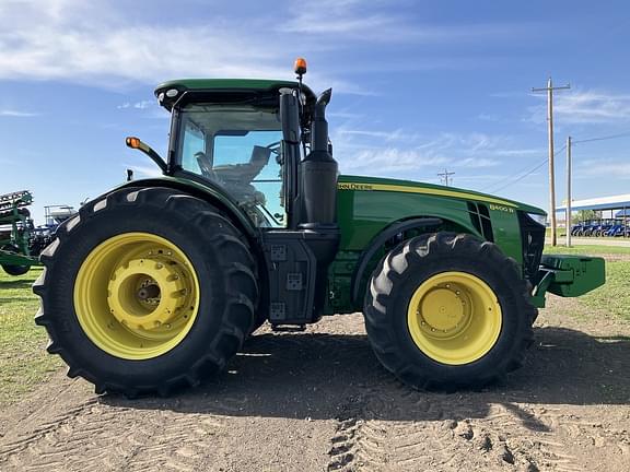 Image of John Deere 8400R equipment image 3