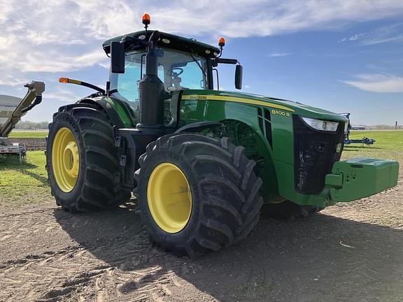 Image of John Deere 8400R equipment image 1