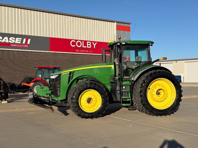 Image of John Deere 8400R equipment image 1