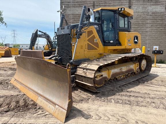 2019 John Deere 850L Equipment Image0