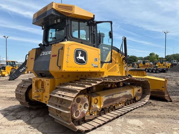 Image of John Deere 850L equipment image 3