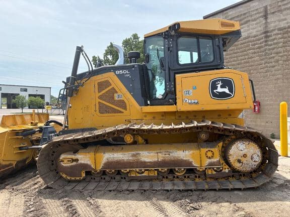Image of John Deere 850L equipment image 1