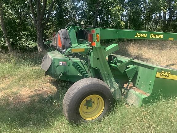 Image of John Deere 946 equipment image 4