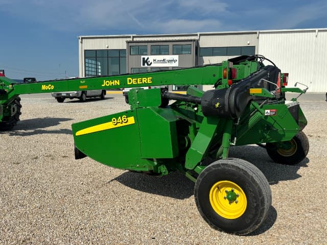 Image of John Deere 946 equipment image 1