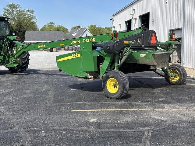 Image of John Deere 946 equipment image 2