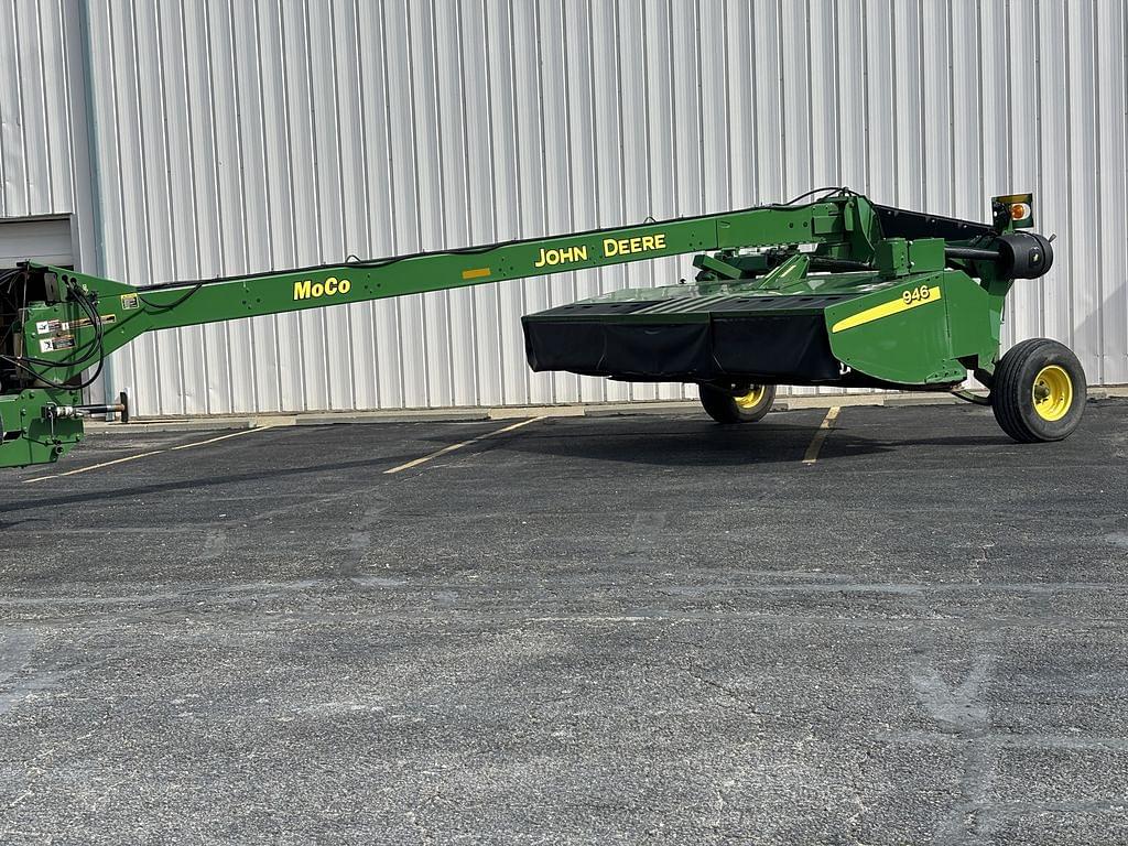 Image of John Deere 946 Primary image