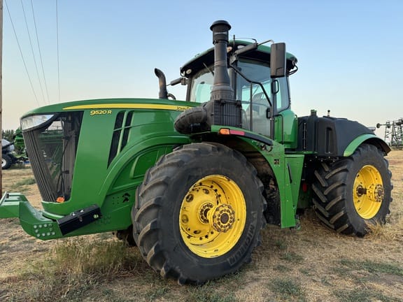 2019 John Deere 9520R Equipment Image0