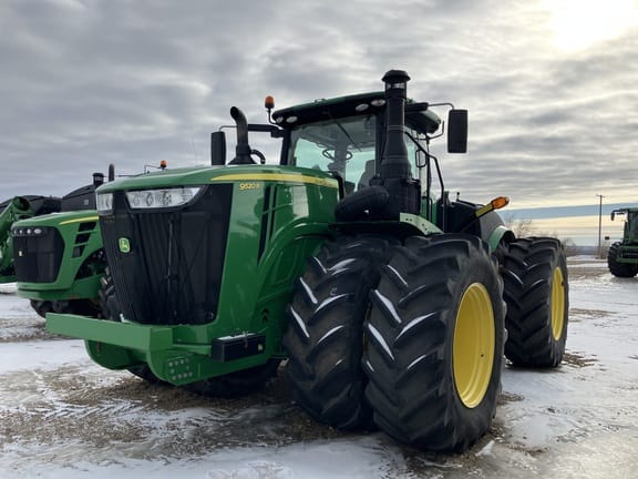 2019 John Deere 9520R Equipment Image0