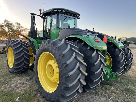 Image of John Deere 9520R equipment image 2