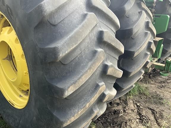Image of John Deere 9520R equipment image 2