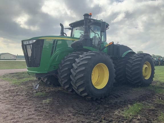 2019 John Deere 9520R Equipment Image0