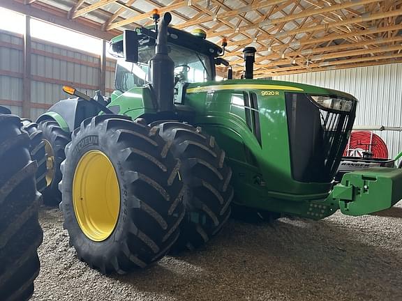 Image of John Deere 9520R equipment image 1
