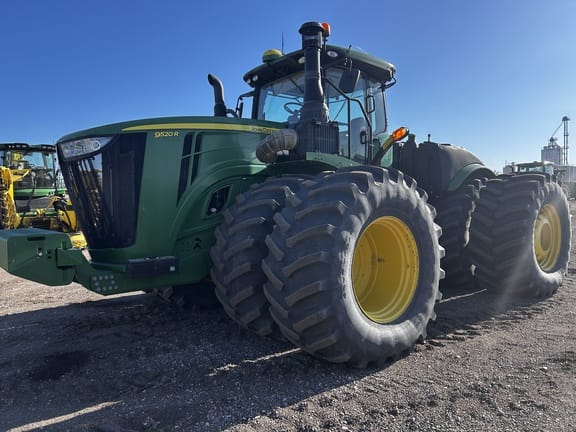 2019 John Deere 9520R Equipment Image0