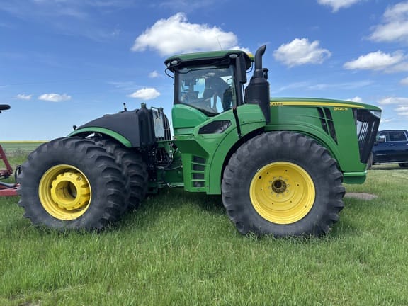 2019 John Deere 9520R Equipment Image0