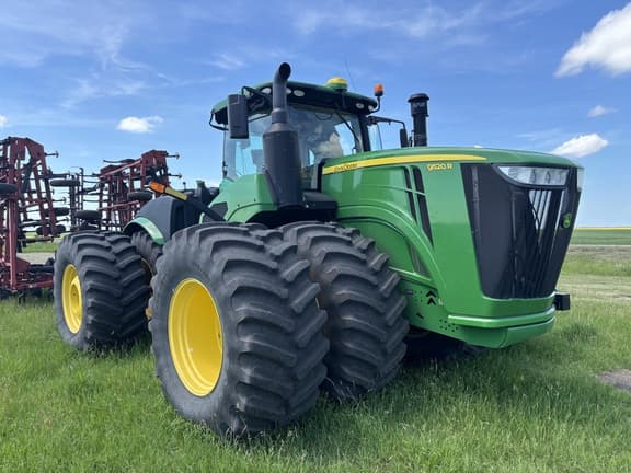 Image of John Deere 9520R equipment image 1