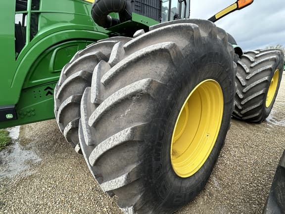 Image of John Deere 9520R equipment image 1