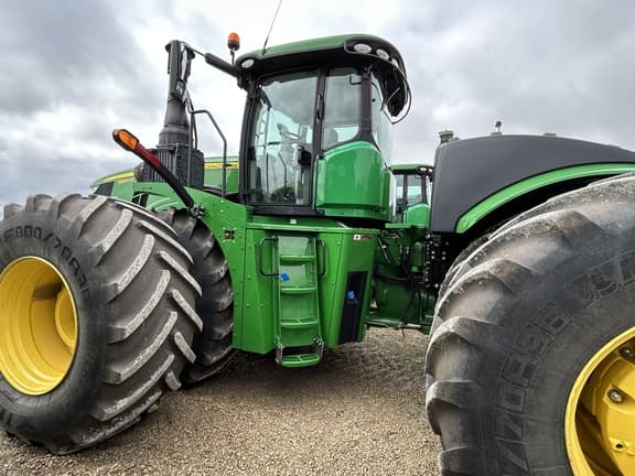 Image of John Deere 9520R equipment image 2