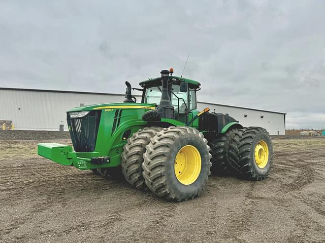 Image of John Deere 9520R equipment image 1